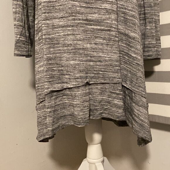 Soft Surroundings Heather Gray Lightweight Knit Tunic Blouse Size Medium - Picture 3 of 7
